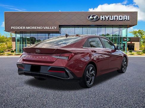 Certified 2024 Hyundai Elantra SEL w/ Convenience Package image 4