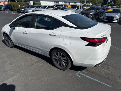 Used 2024 Nissan Versa SV FWD image 5