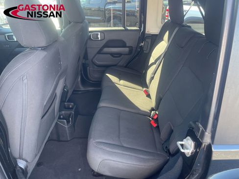 Used 2023 Jeep Wrangler Sahara image 26