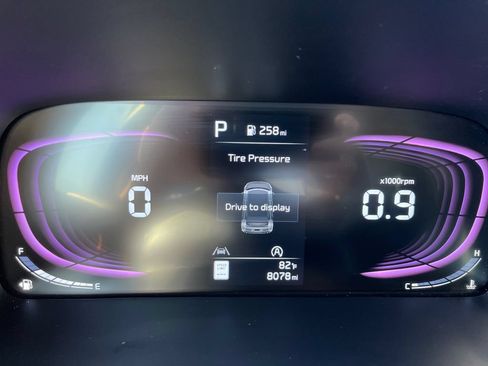 Used 2025 Kia Soul LX w/ LX Technology Package FWD image 16