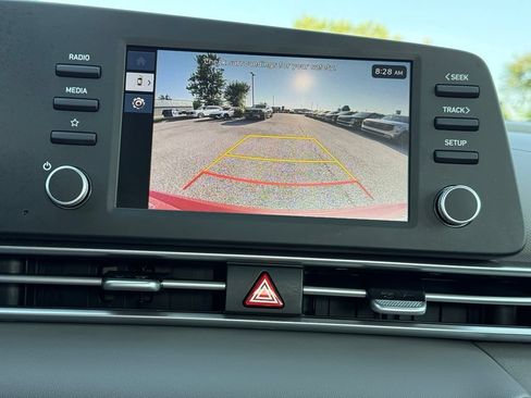 Certified 2025 Hyundai Elantra SE FWD image 15