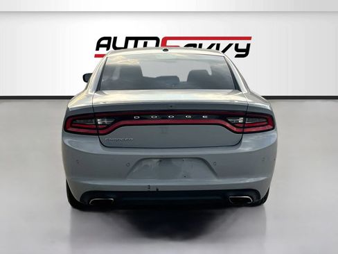 Used 2022 Dodge Charger SXT RWD image 6