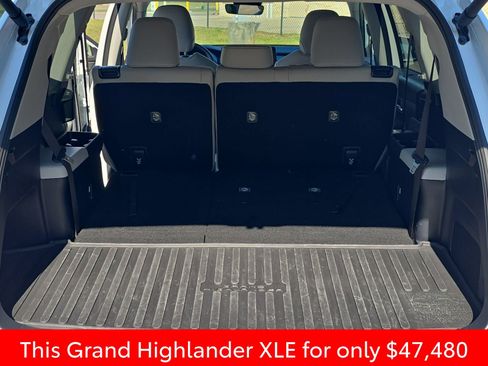 Used 2025 Toyota Grand Highlander AWD image 21