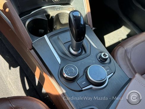 Used 2018 Alfa Romeo Stelvio AWD image 12