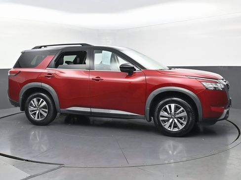Used 2022 Nissan Pathfinder SL image 6