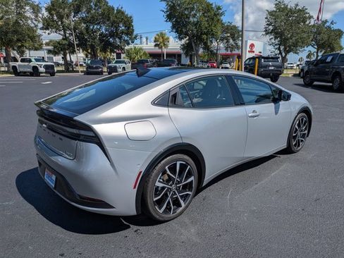 New 2025 Toyota Prius Plug-In Hybrid image 4