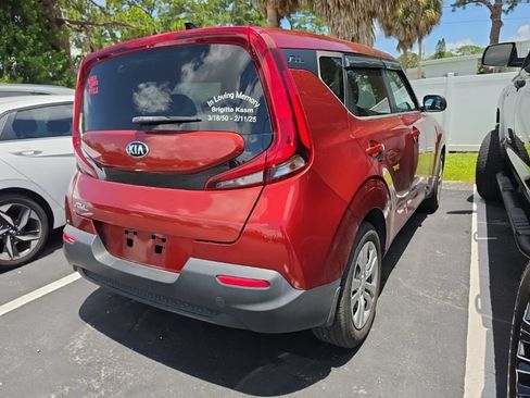 Used 2020 Kia Soul LX FWD image 15