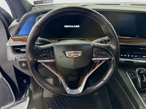 Used 2021 Cadillac Escalade Luxury AWD/4WD image 14