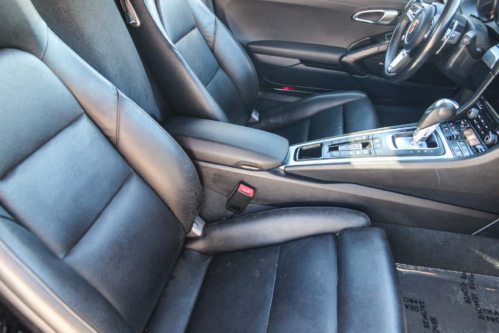 Used 2019 Porsche 718 Boxster RWD image 16