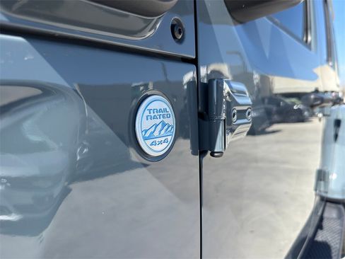 Used 2024 Jeep Wrangler Unlimited Sahara image 6