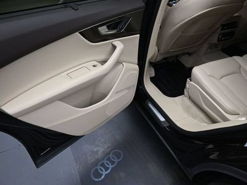 Used 2019 Audi Q7 3.0T Premium Plus w/ Premium Plus Package AWD/4WD image 21