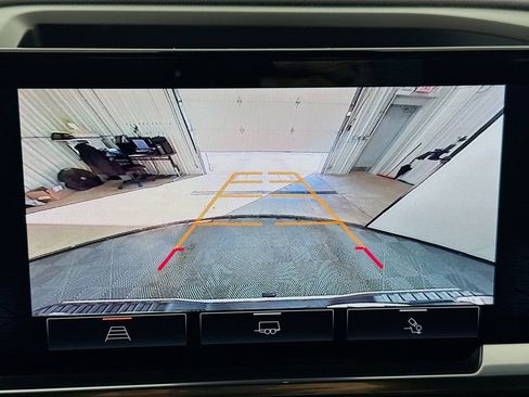 Used 2022 GMC Sierra 1500 Elevation w/ Preferred Package image 14