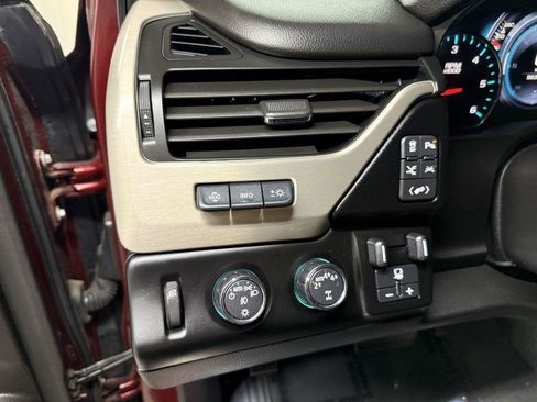 Used 2019 GMC Yukon XL Denali w/ Denali Ultimate Package AWD/4WD image 20