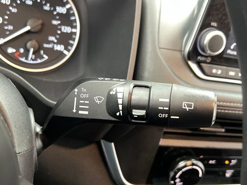 Used 2024 Nissan Rogue S image 40