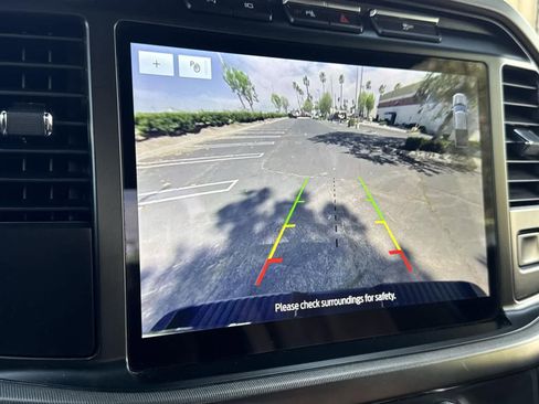 Used 2023 Ford F150 Platinum image 15