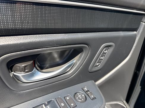 Certified 2025 Honda Pilot Black Edition image 11