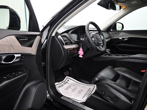 Used 2022 Volvo XC90 T6 Inscription w/ Advanced Package image 3