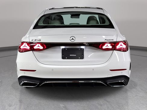 Used 2026 Mercedes-Benz E 350 4MATIC Sedan image 7