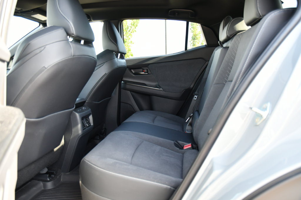 Used 2026 Toyota C-HR AWD/4WD image 21