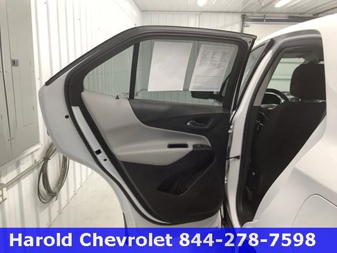 Used 2022 Chevrolet Equinox LT w/ LPO, Floor Liner Package image 12