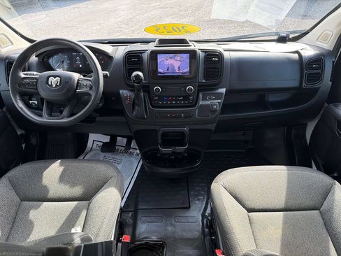Used 2025 RAM ProMaster 2500 w/ Convenience Group FWD image 10