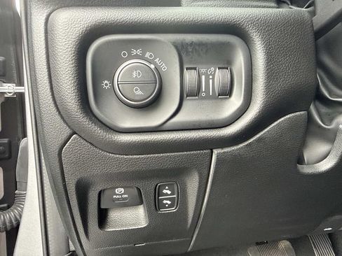Used 2024 RAM 1500 Laramie RWD image 32