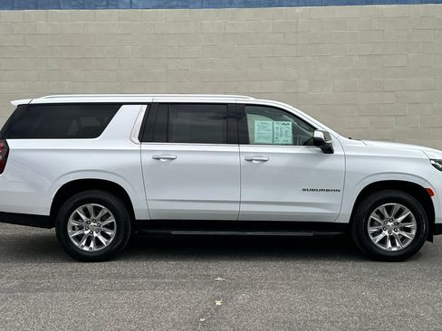 Certified 2024 Chevrolet Suburban Premier RWD image 3