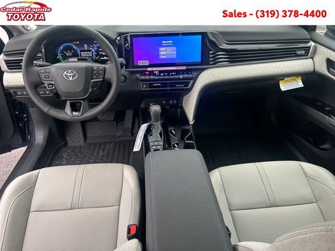 New 2026 Toyota Camry Hybrid image 11