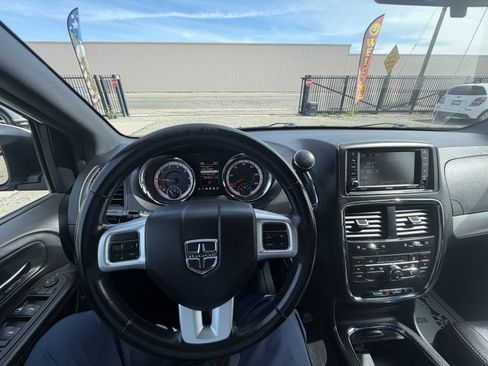Used 2016 Dodge Grand Caravan R/T FWD image 10