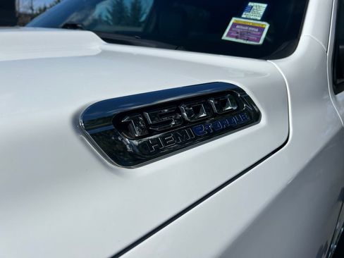Used 2022 RAM 1500 Big Horn AWD/4WD image 32