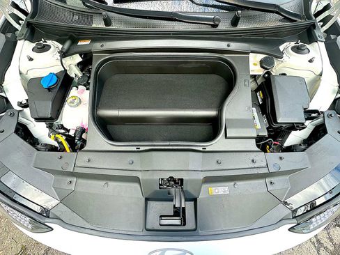 Used 2025 Hyundai Ioniq 6 SE image 17