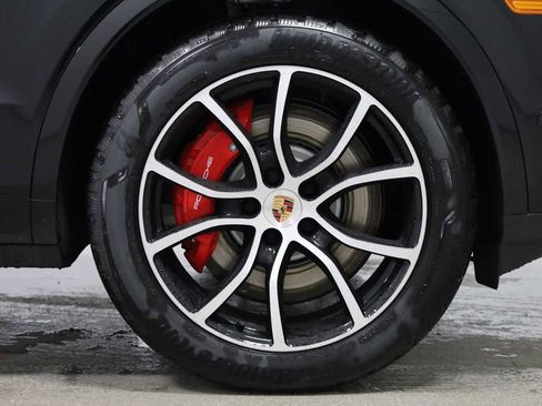 New 2026 Porsche Cayenne S image 12
