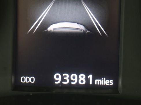 Used 2018 Toyota Corolla SE w/ SE Premium Package FWD image 13