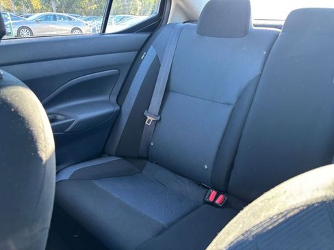 Used 2025 Nissan Versa SV image 39
