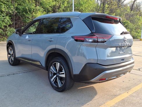 Used 2023 Nissan Rogue SL w/ SL Premium Package image 5