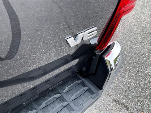 Used 2023 Toyota Tacoma SR5 AWD/4WD image 19