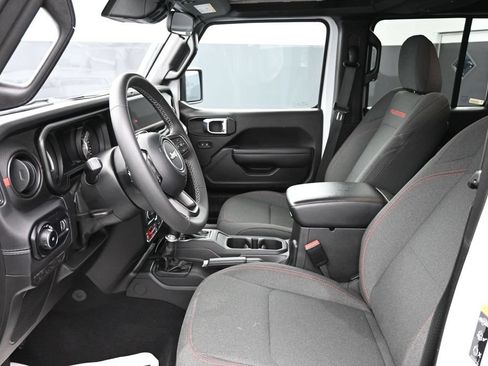 Used 2025 Jeep Wrangler Unlimited Rubicon AWD/4WD image 11