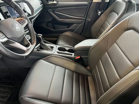 Used 2024 Volkswagen Jetta SE FWD image 10