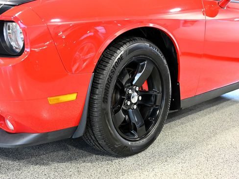 Used 2014 Dodge Challenger R/T RWD image 14