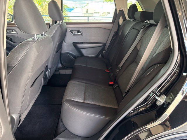 Used 2021 Nissan Rogue SV FWD image 3