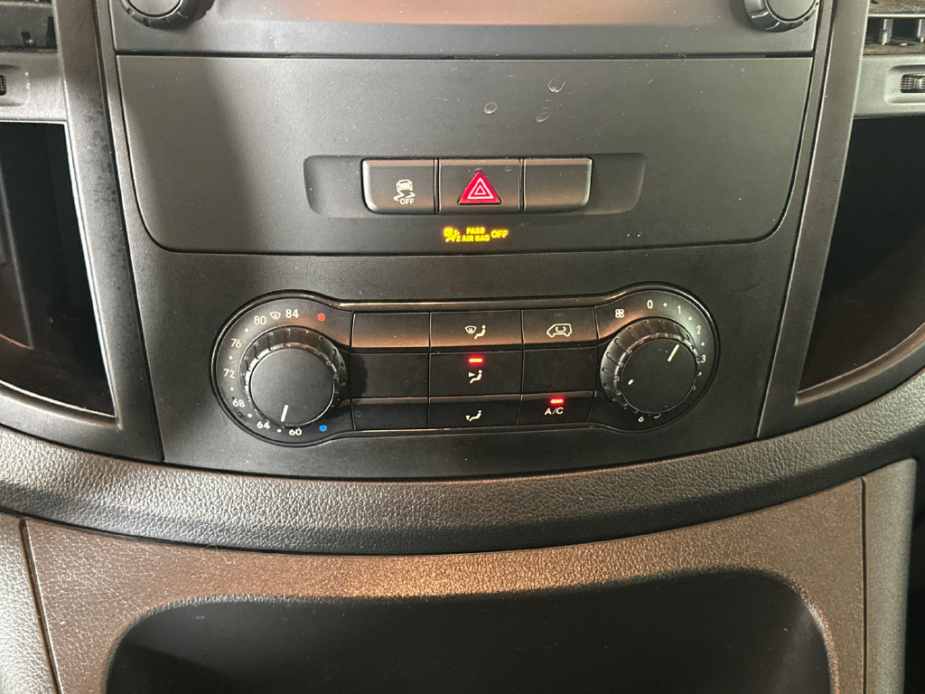 Used 2023 Mercedes-Benz Metris image 29