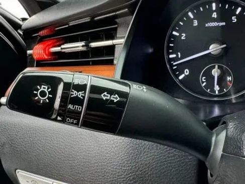 Used 2019 Kia K900 Luxury image 45