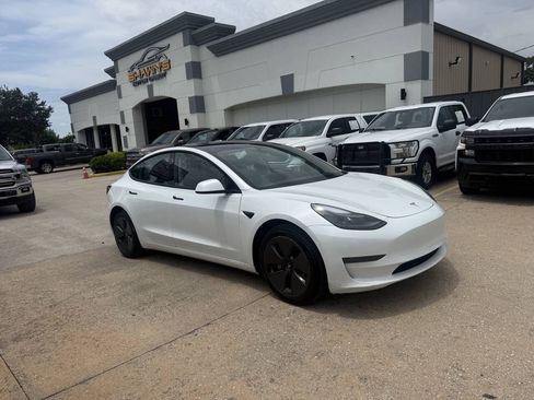 Used 2023 Tesla Model 3 Standard Range RWD image 2