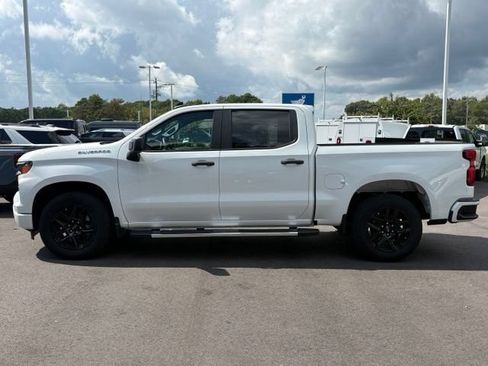 Used 2023 Chevrolet Silverado 1500 Custom RWD image 2