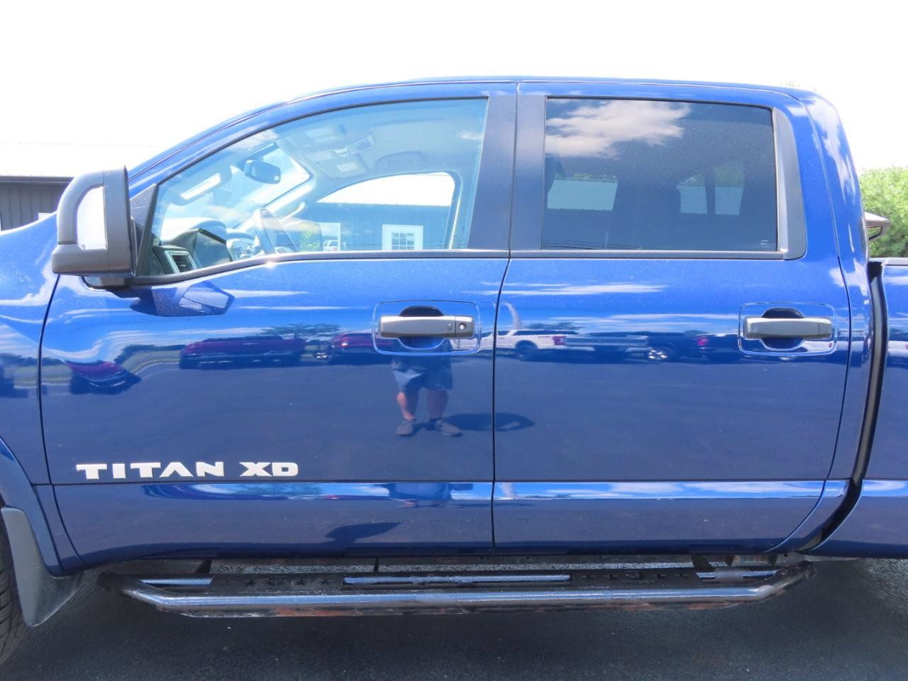 Used 2019 Nissan Titan PRO-4X w/ Pro-4x Convenience Package AWD/4WD image 15