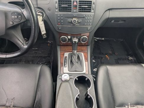 Used 2009 Mercedes-Benz C 300 Sedan image 6