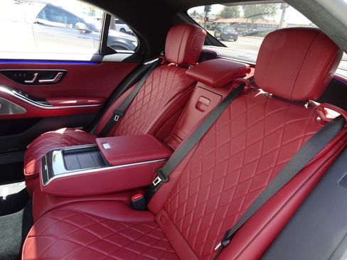 Used 2021 Mercedes-Benz S 580 4MATIC Sedan w/ AMG Line image 15