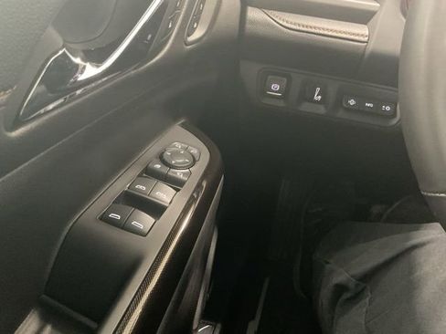 Used 2023 GMC Acadia AT4 w/ Technology Package image 17