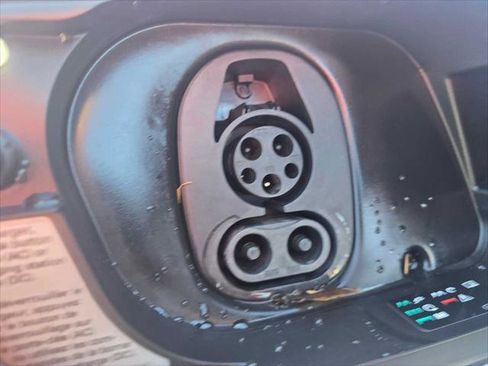 Used 2024 Audi Q4 e-tron Prestige w/ Black Optic Plus Package image 12