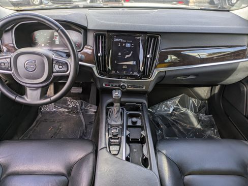 Used 2017 Volvo S90 T5 Momentum w/ Convenience Package image 15